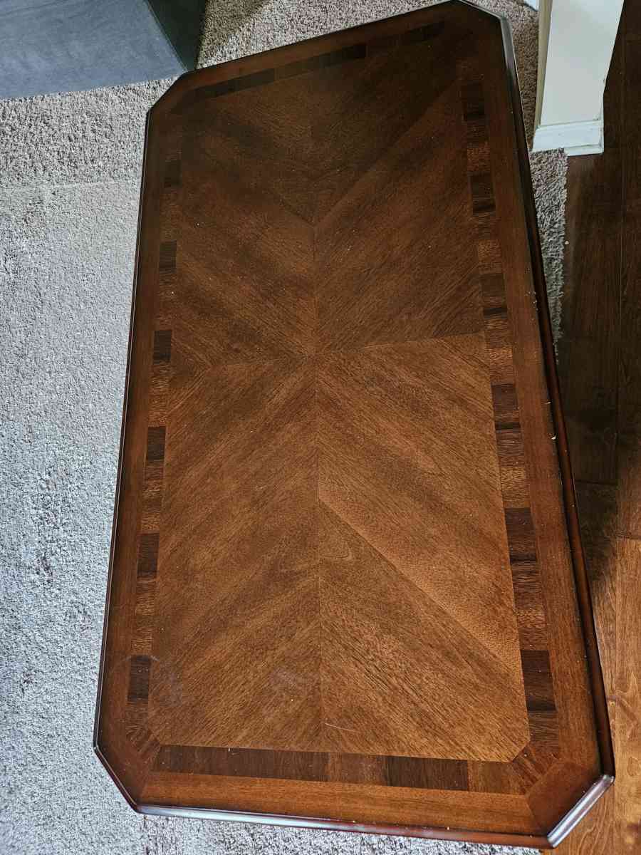coffee table - Loganville, Georgia - FleaMarketBay