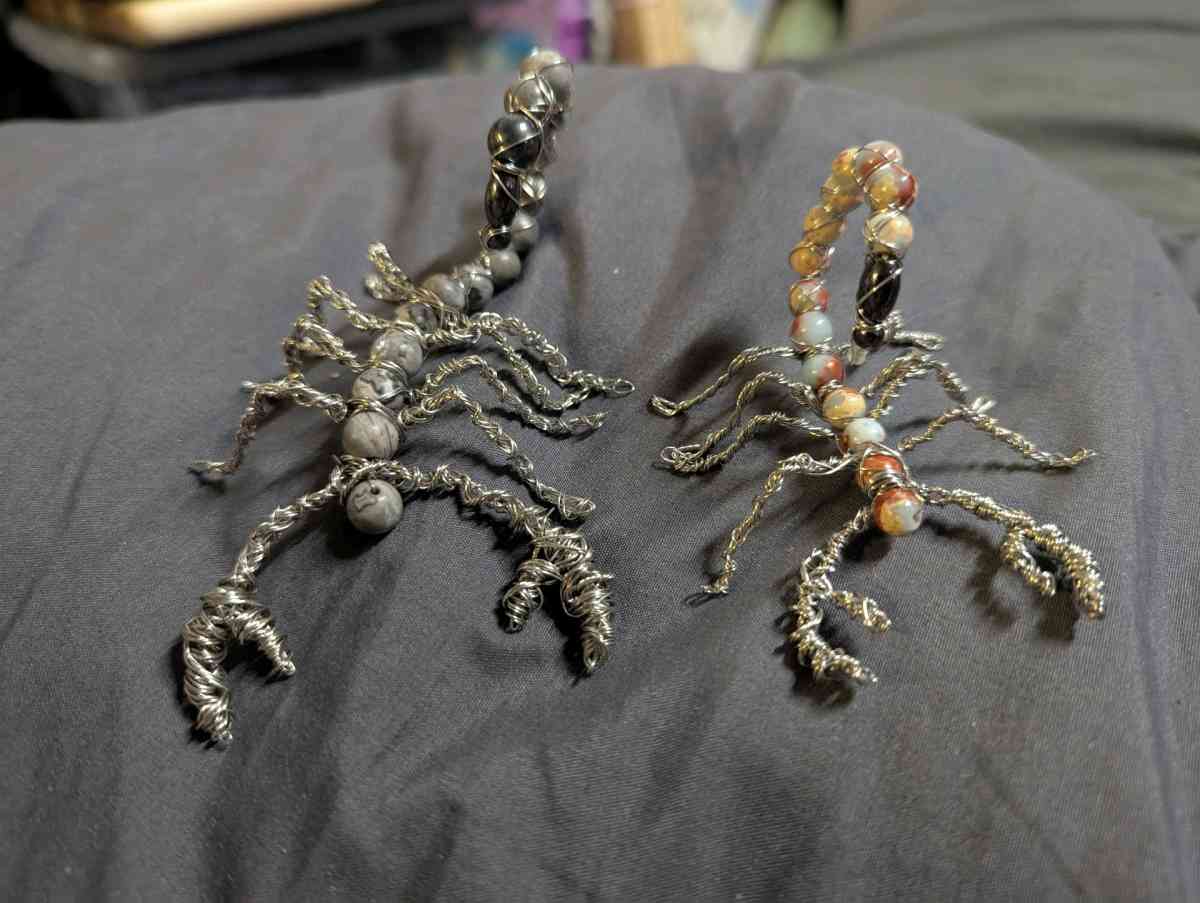Wire And Stone Creatures - Hamilton, Ohio - FleaMarketBay