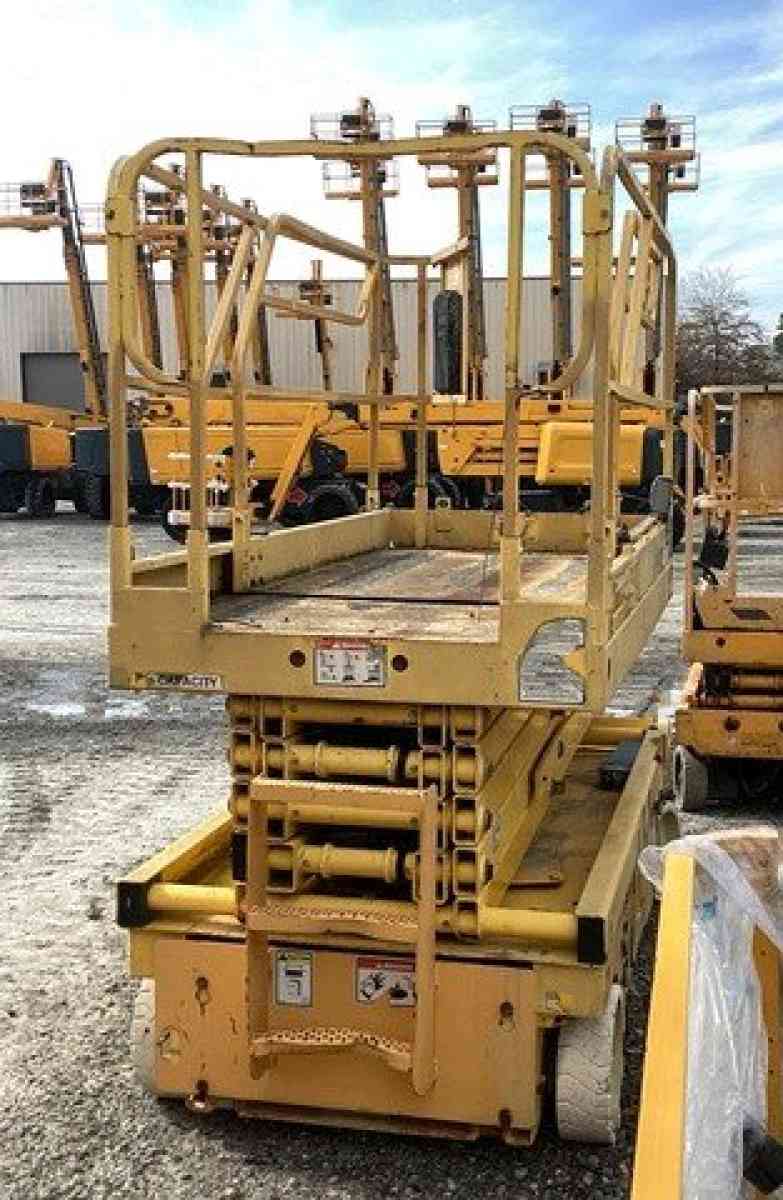 33 ft Scissor Lift - Virginia Beach, Virginia - FleaMarketBay