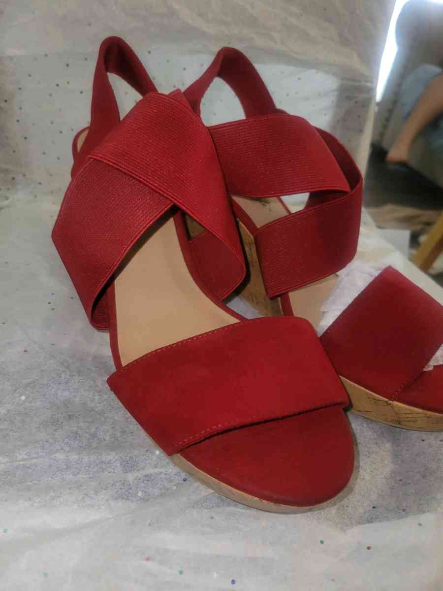 CANDY APPLE RED WEDGES