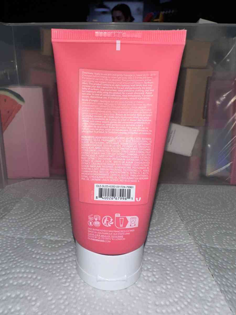 OLEHENRIKSEN Strawberry Lemonade Smoothing Scrub