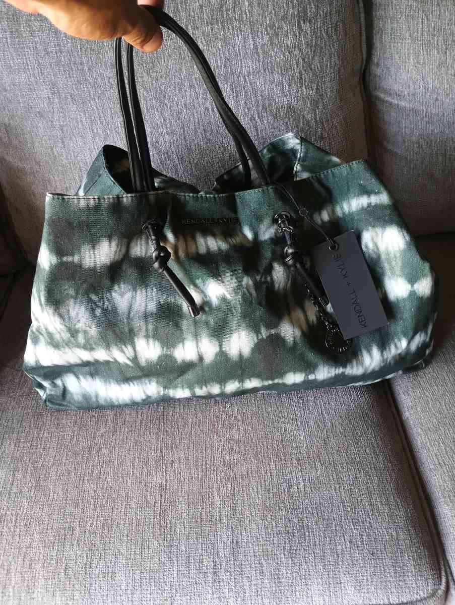 KENDALL  KYLIE Tote Bag with Chain Accent