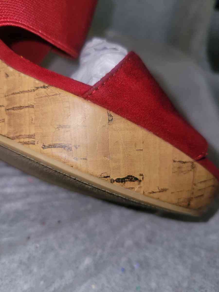 CANDY APPLE RED WEDGES