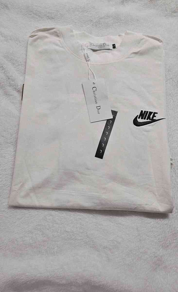 Hermosa Camisa Nike y cristian dios Talla L Para Hombre