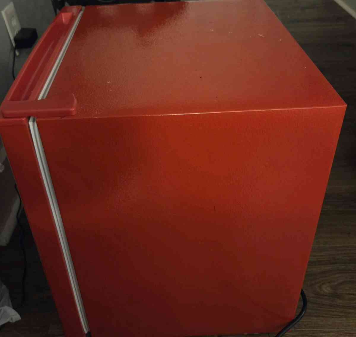Frigidaire Retro Mini Fridge  16 Cu Ft  Red - Norcross, Georgia - FleaMarketBay