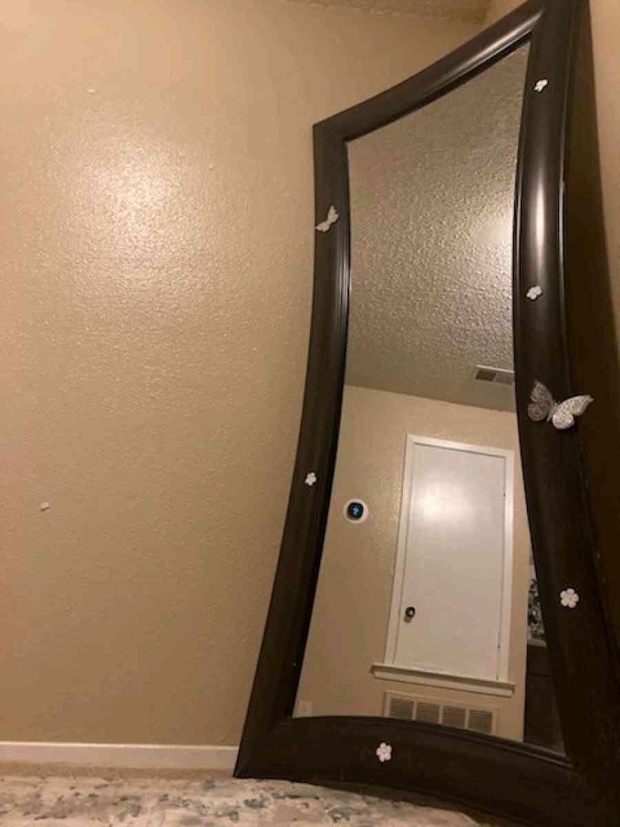 floor mirror