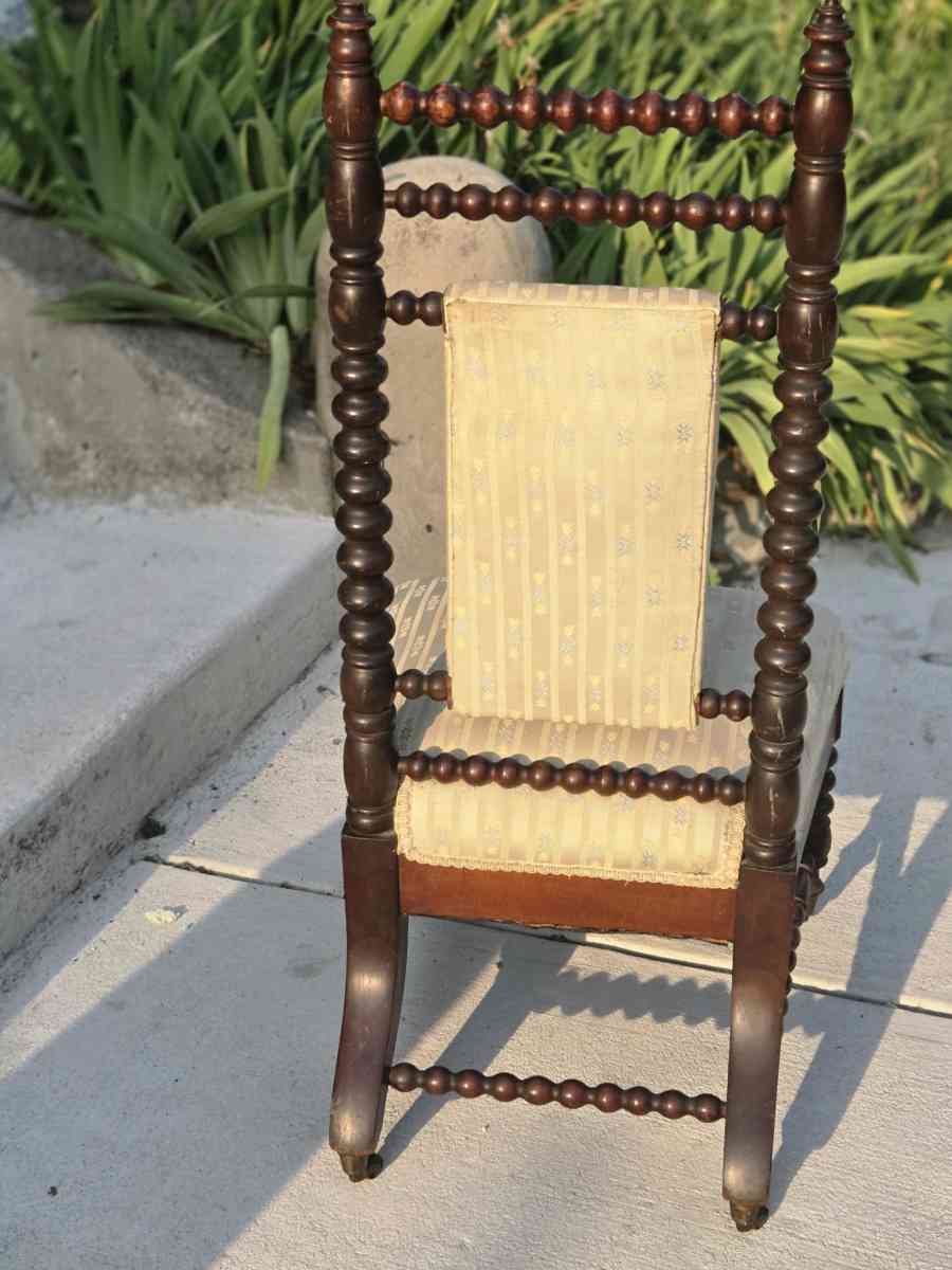 Antique Victorian Bobbin Chair  Classic Turned Spindle Desig