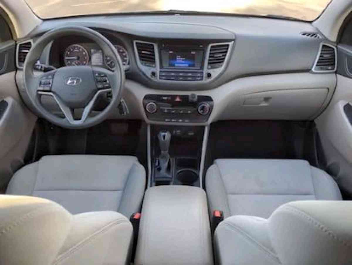 2017  HyundaiTucson SE