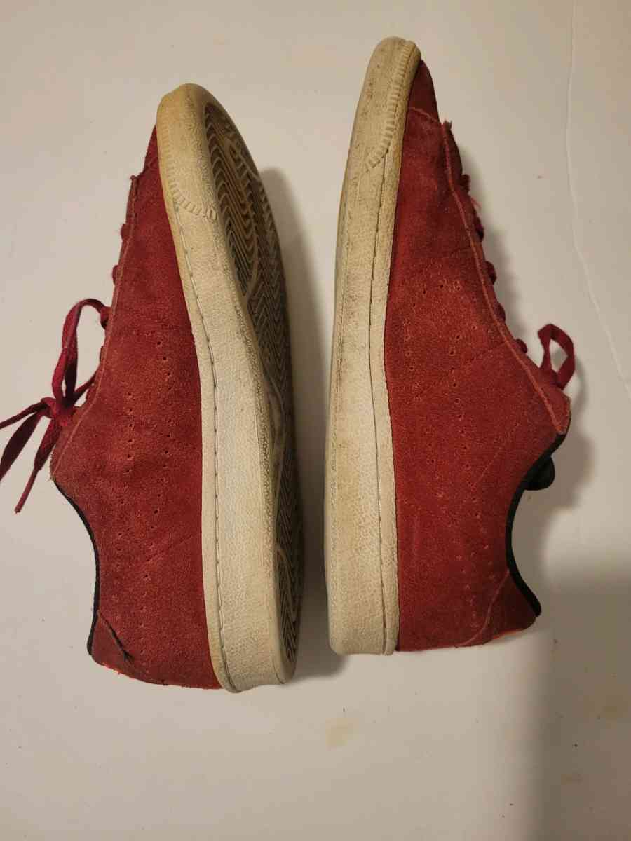 Size5Y Niki red seude sneakers