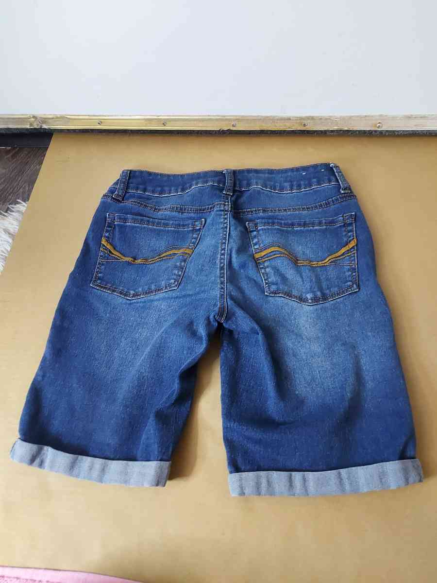 SO Denim Bermuda Short Size 7