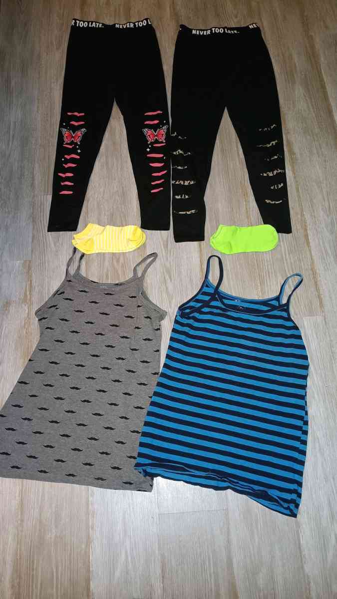 New Girls Assortment of clothes  selling as a complete set - Gulfport, Mississippi - FleaMarketBay