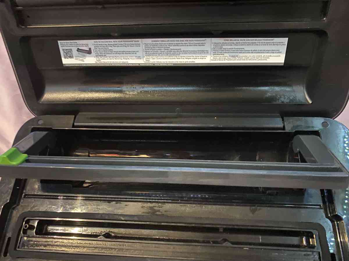 FoodSaver Vacuum Sealer