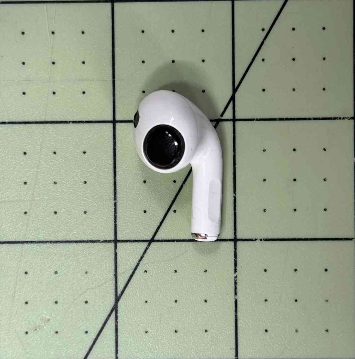 Apple AirPods Pro 1st Gen Replacement ONLY Left Earbud A2084