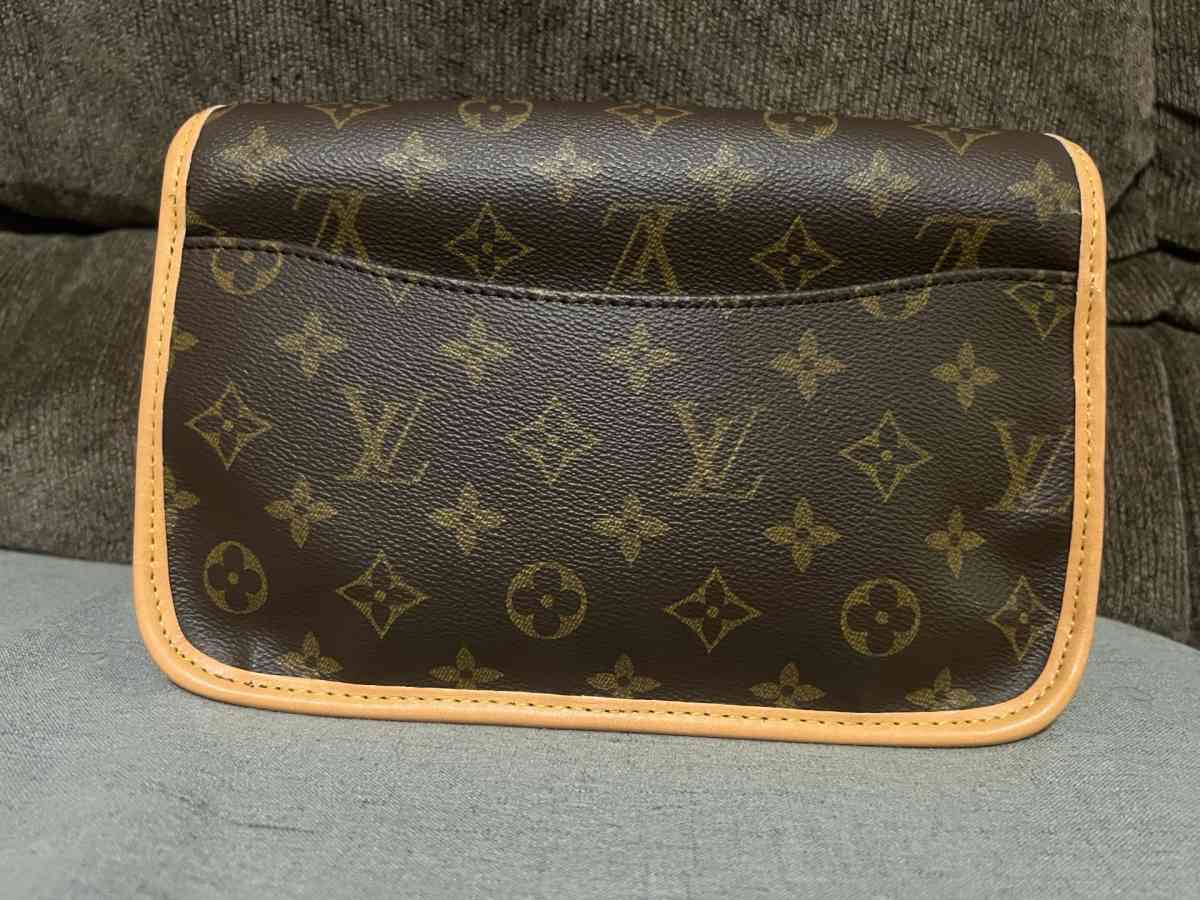 Louis Vuitton Diane shoulderbag - Hendersonville, Tennessee - FleaMarketBay