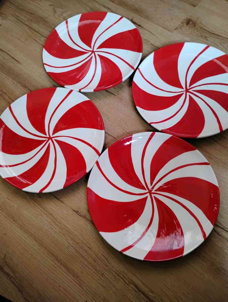 Decorative Christmas dishes