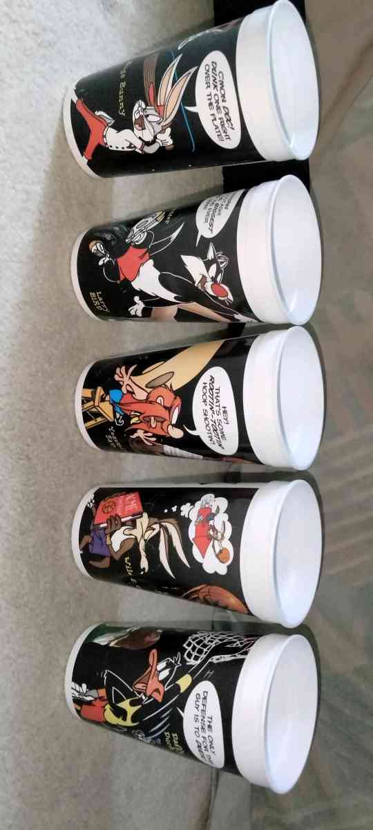 Vintage 1995 McDonalds Looney Tunes NBA Cups And Trading Car
