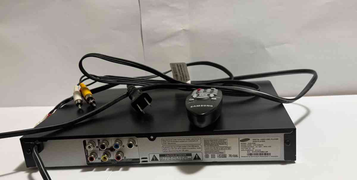 Samsung DVDE360 DVD Player Black with Remote