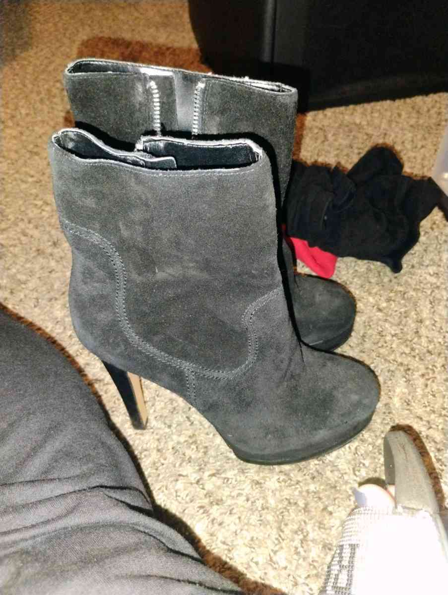 6 different women boots size 8