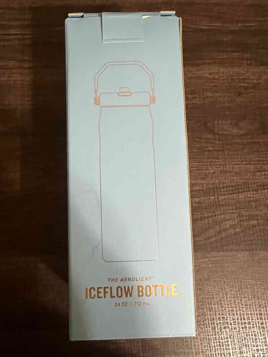 MESSI X STANLEY 1913ICEFLOW FLIP STRAW20 BOTTLE - Hendersonville, Tennessee - FleaMarketBay