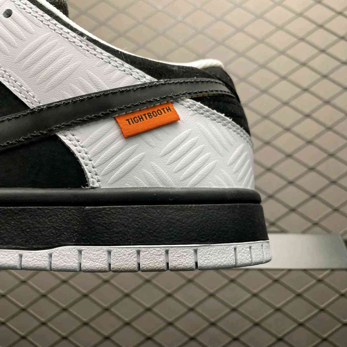 TIGHTBOOTH x Nike SB Dunk Low PRO