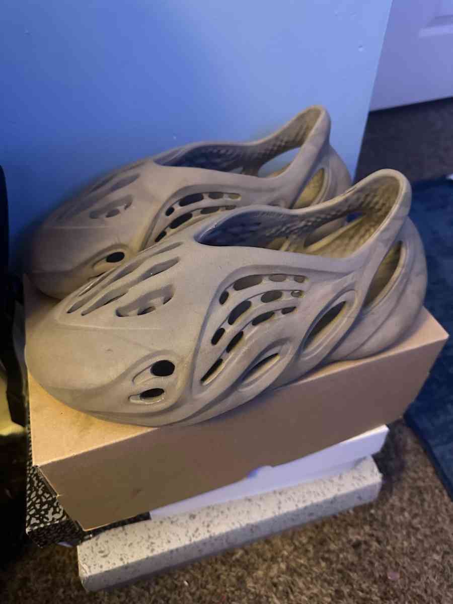 foam runner stone sage - Goodlettsville, Tennessee - FleaMarketBay
