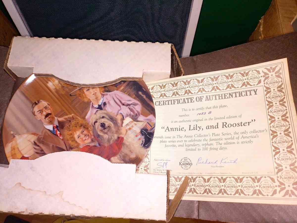 Little Orphan Annie collector plates