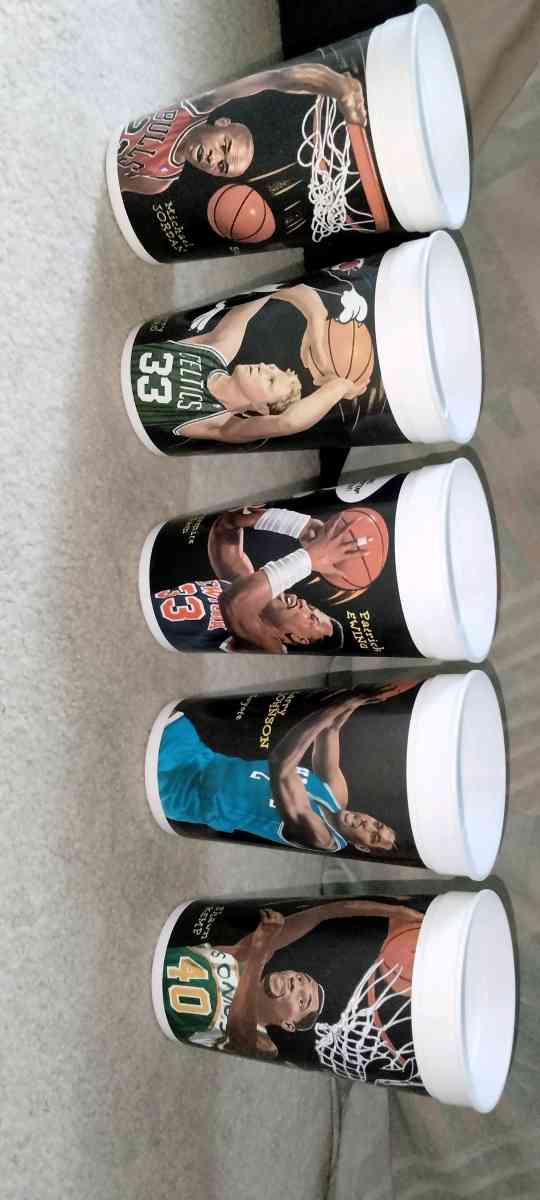 Vintage 1995 McDonalds Looney Tunes NBA Cups And Trading Car