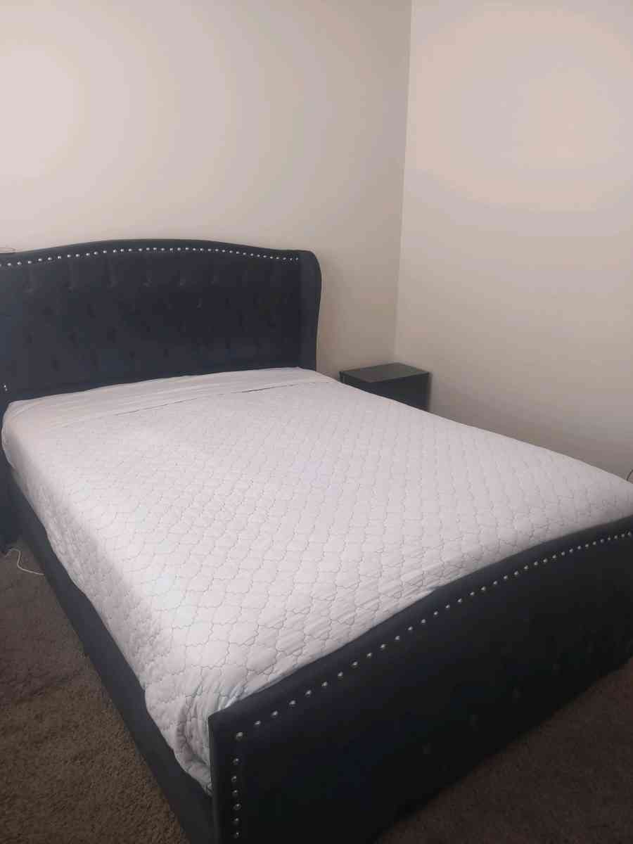 Queen Bed with  Bamboo Mattress - Las Vegas, Nevada - FleaMarketBay