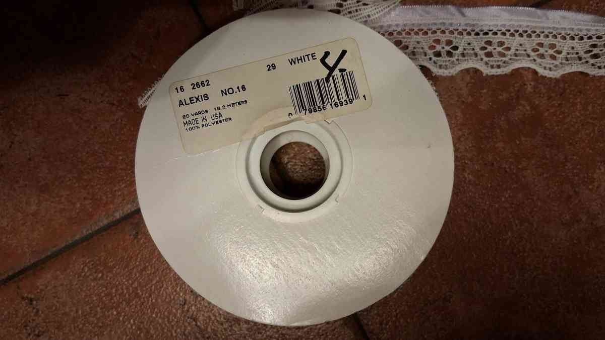 BUNDLE OF LACE VINTAGE MATERIAL SPOOLS - Elysburg, Pennsylvania - FleaMarketBay