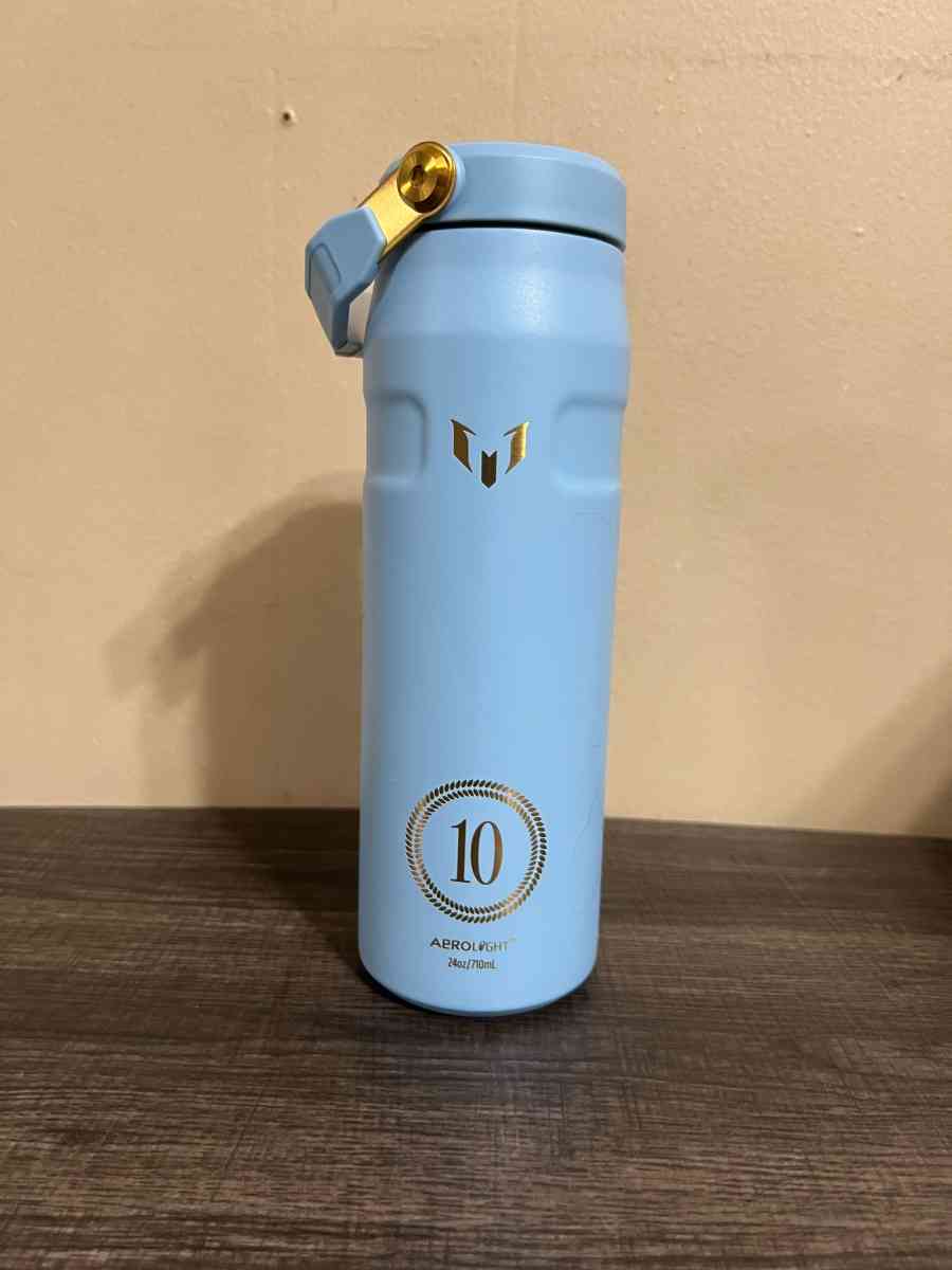 MESSI X STANLEY 1913ICEFLOW FLIP STRAW20 BOTTLE - Hendersonville, Tennessee - FleaMarketBay
