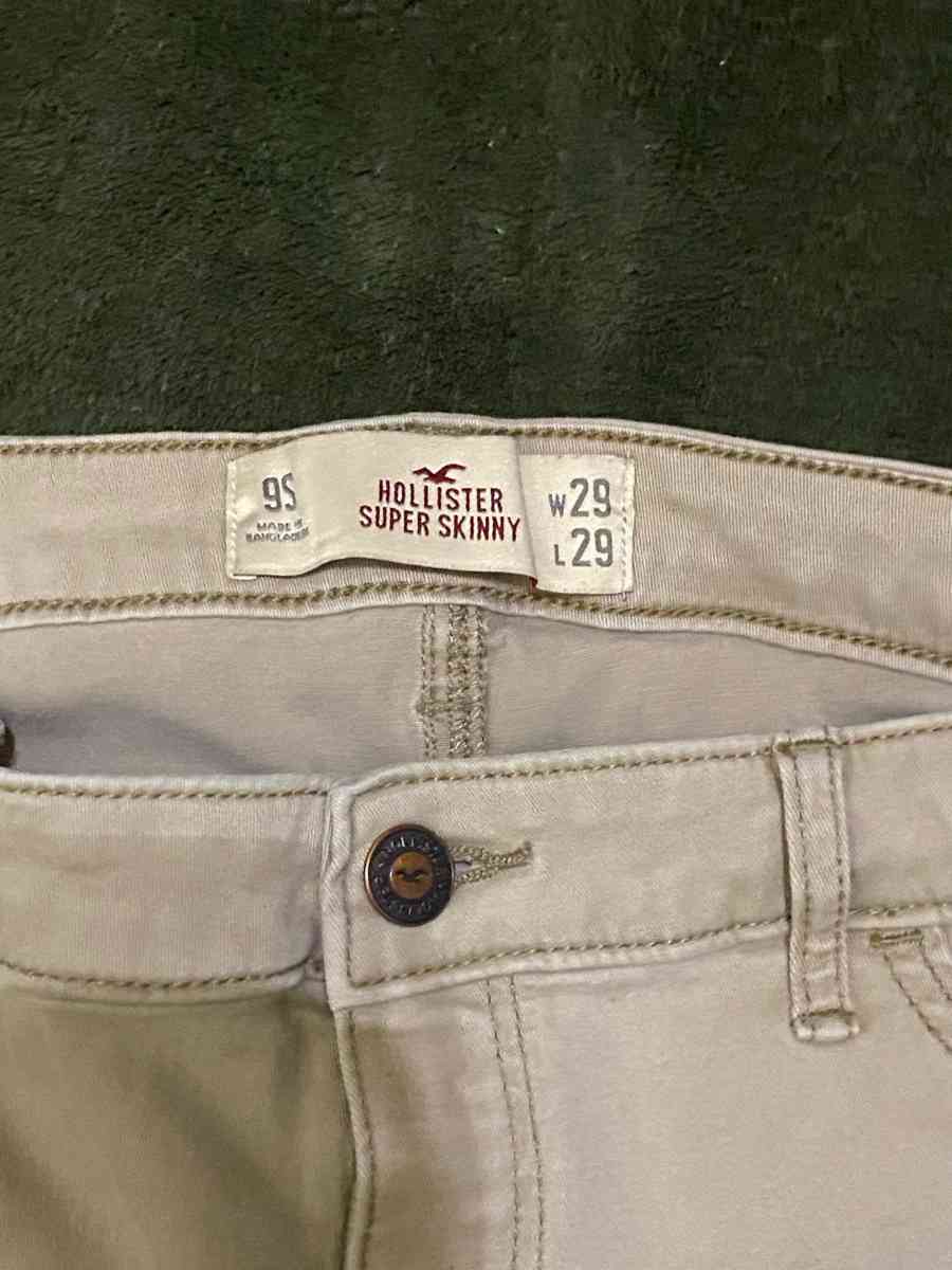 Hollister khaki