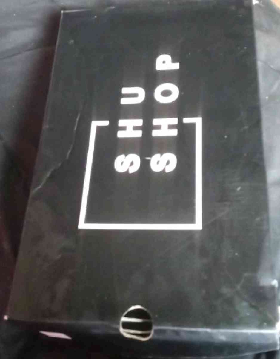 Shu shop size 8 womens fashion sneakers