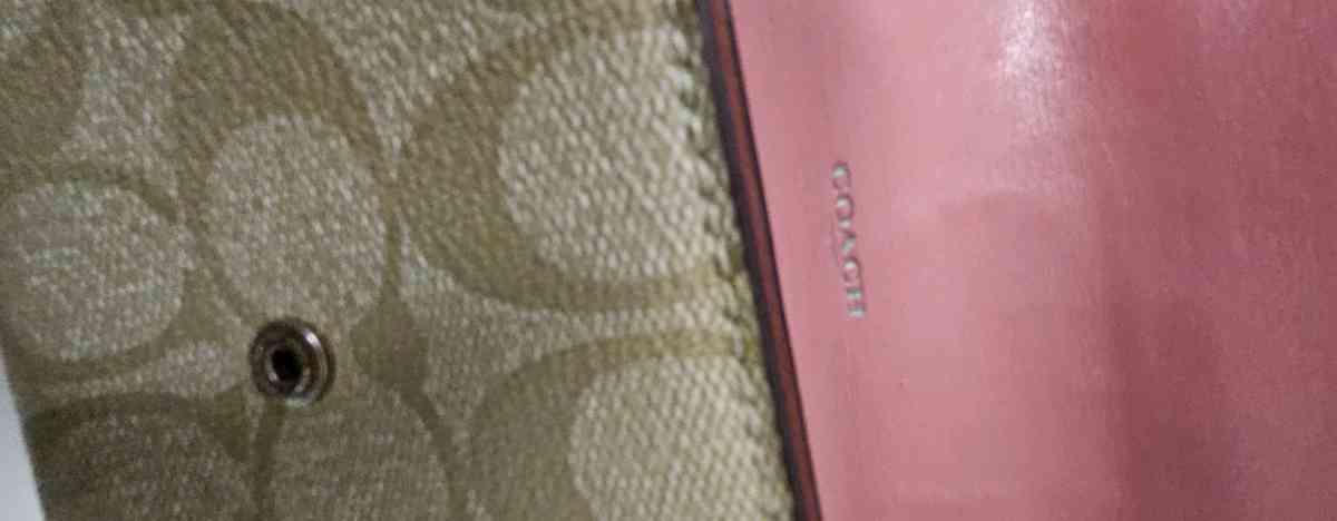 PINK COACH PURSE