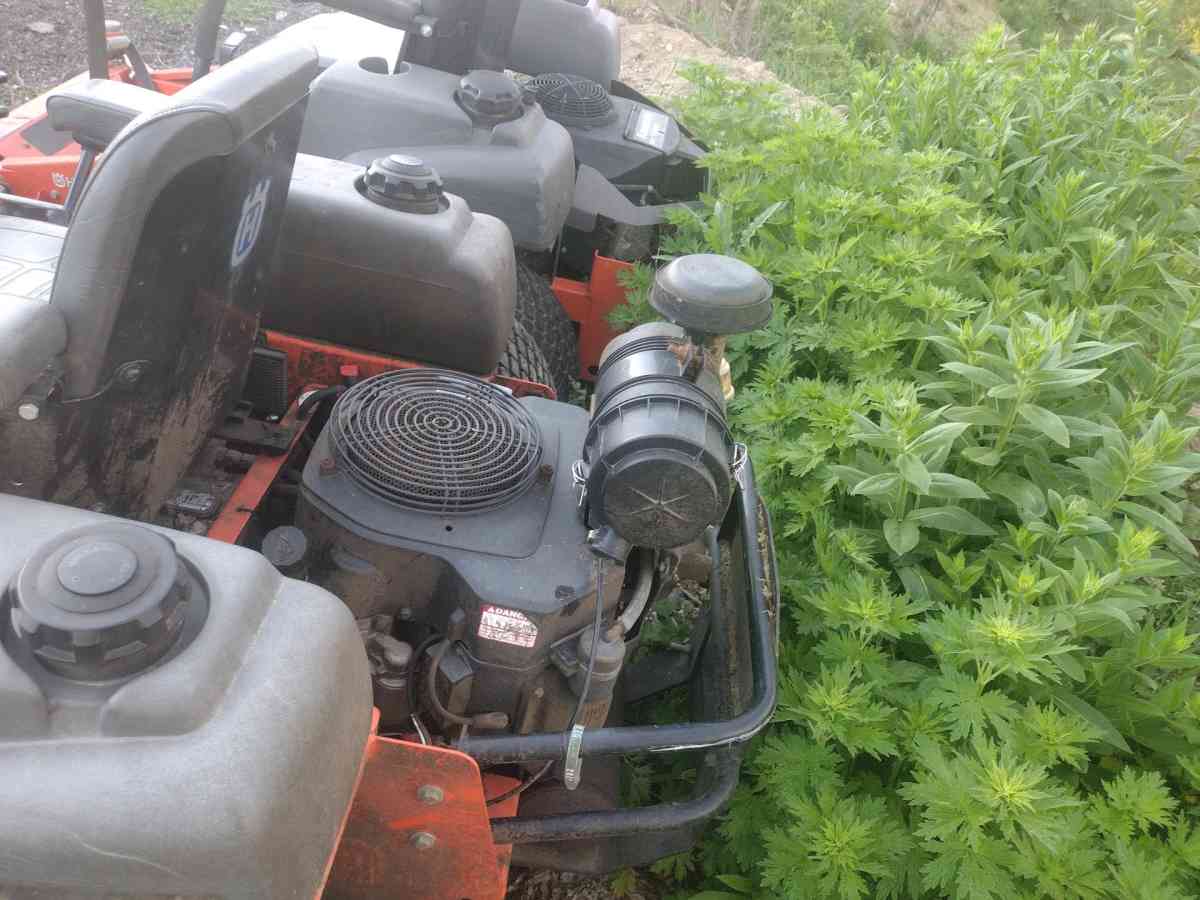 Husqvarna 61 zero turn - North Lewisburg, Ohio - FleaMarketBay