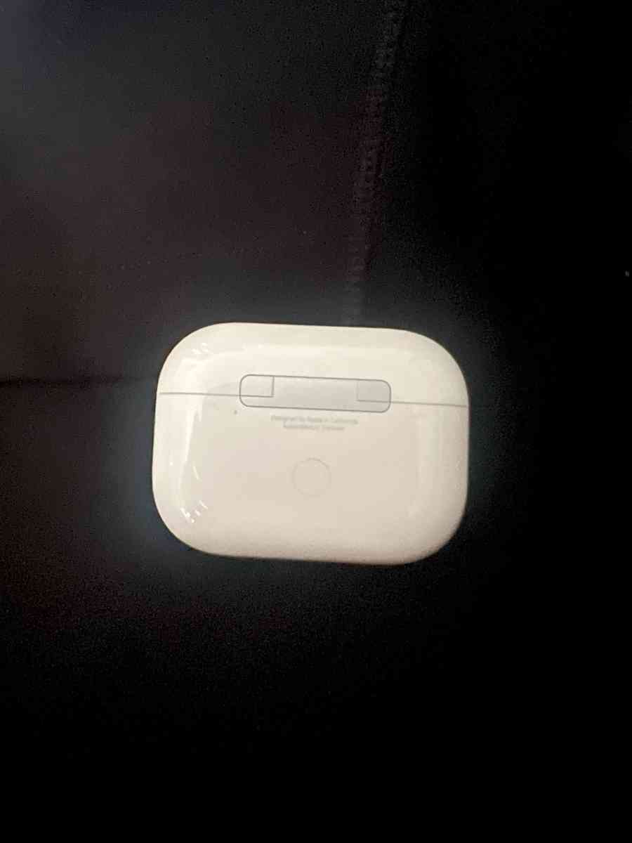 wireless earbuds - Salem, Massachusetts - FleaMarketBay
