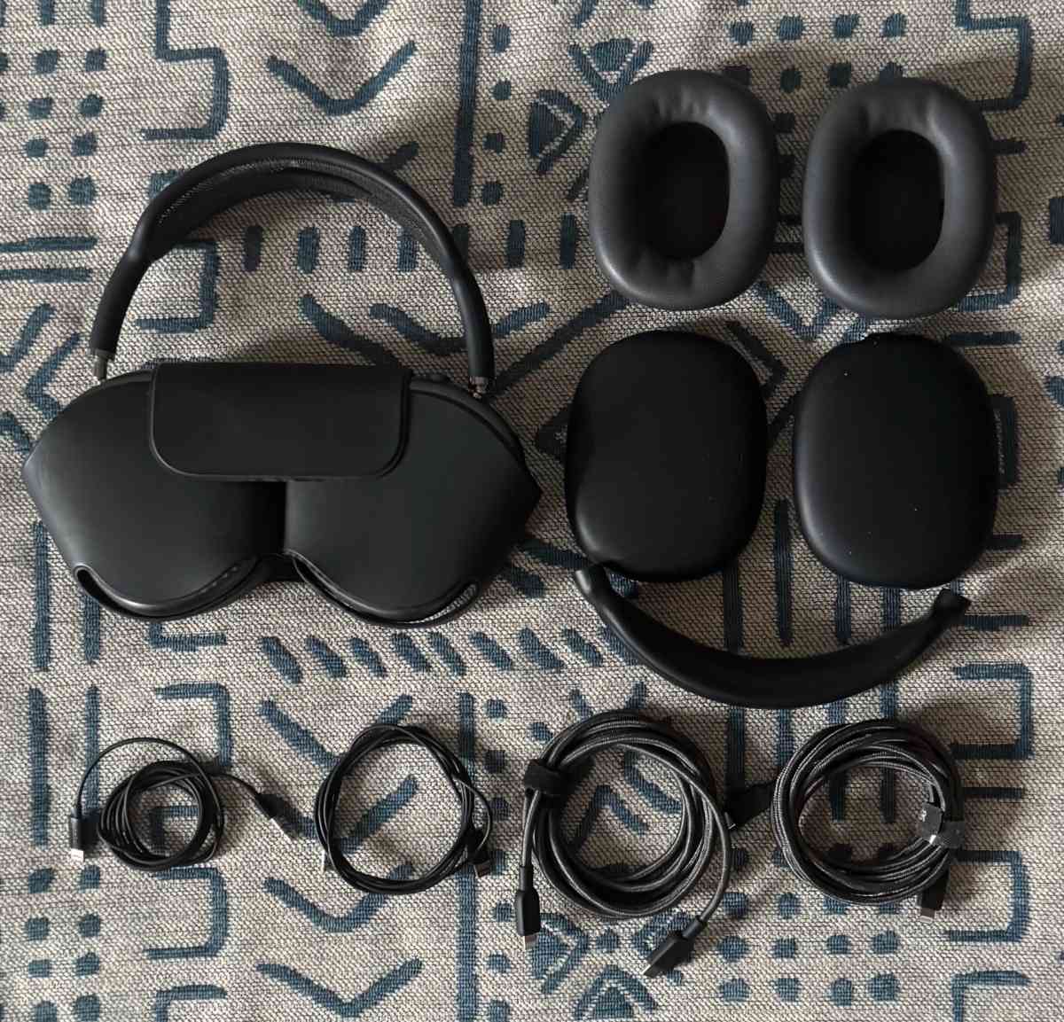 Apple AirPods Max Space Gray Used Fully Working With Case