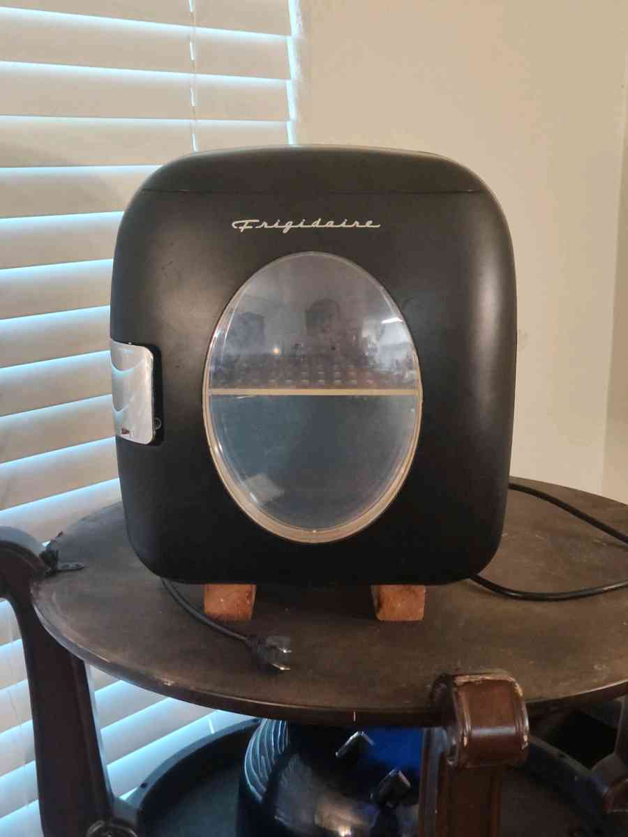 Mini Desk Fridge - Port Orange, Florida - FleaMarketBay