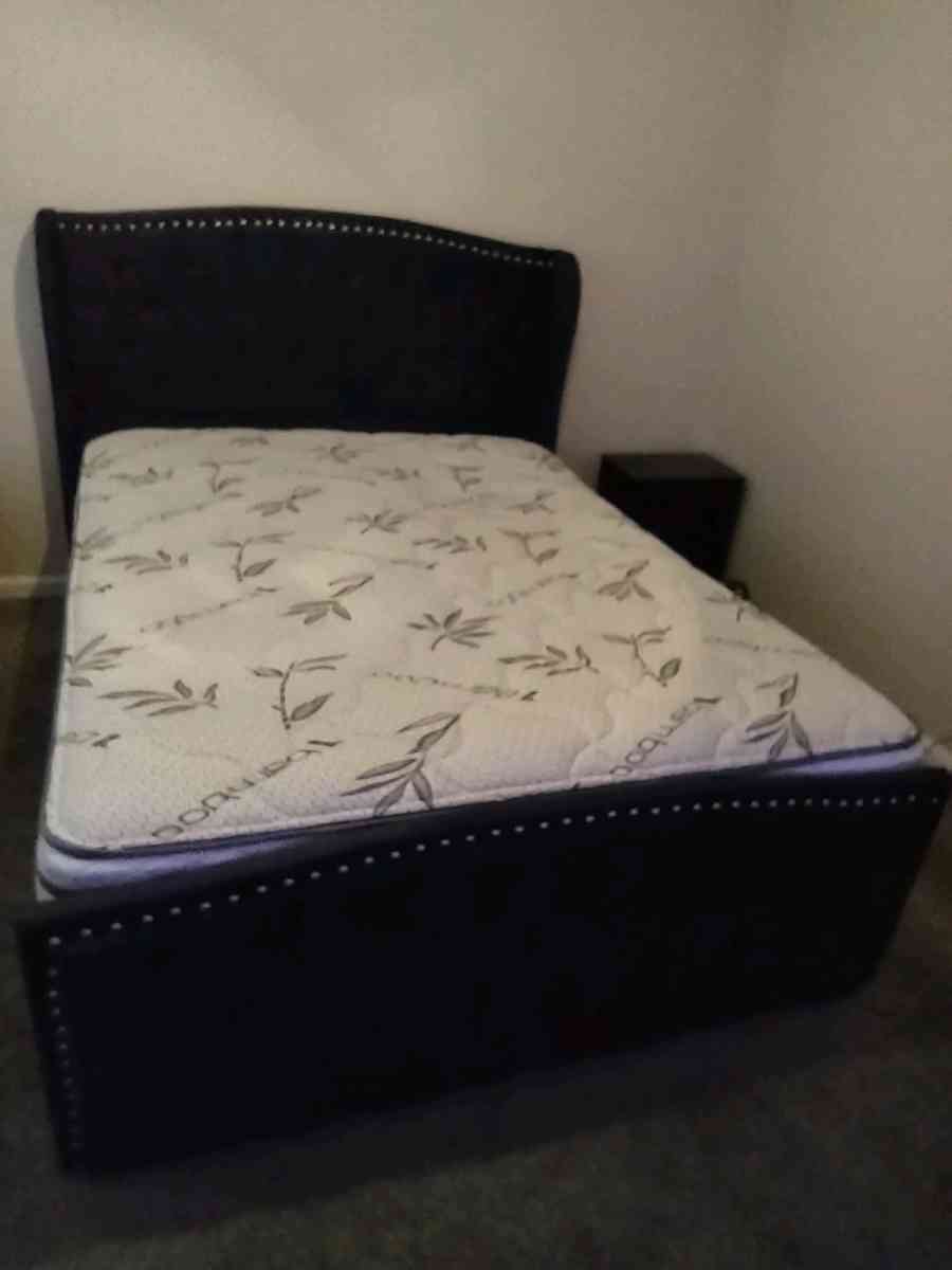 Queen Bed with  Bamboo Mattress - Las Vegas, Nevada - FleaMarketBay