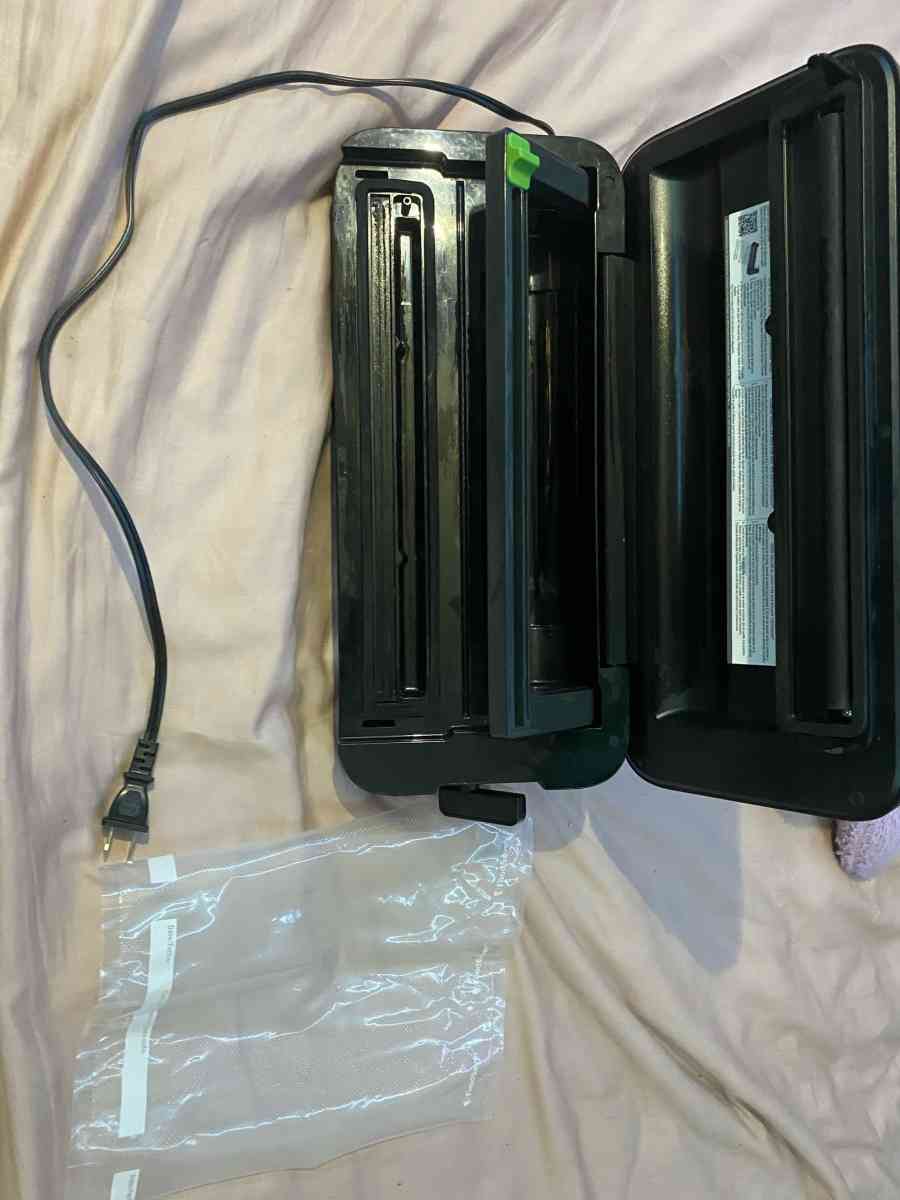 FoodSaver Vacuum Sealer