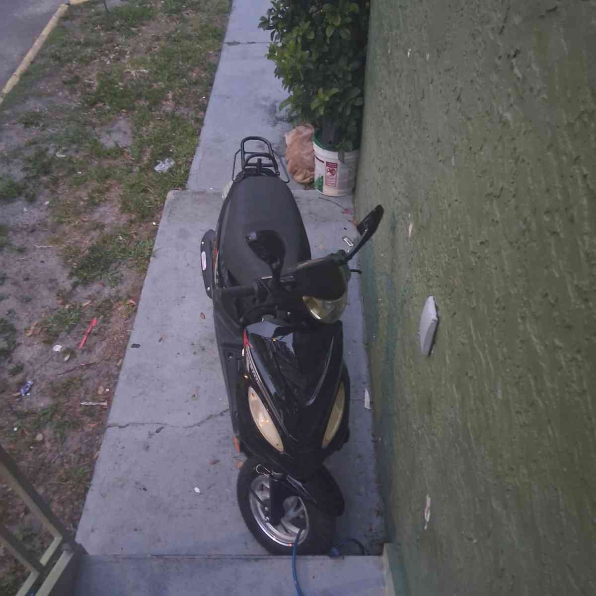 Vittazi 50cc solana - Tampa, Florida - FleaMarketBay