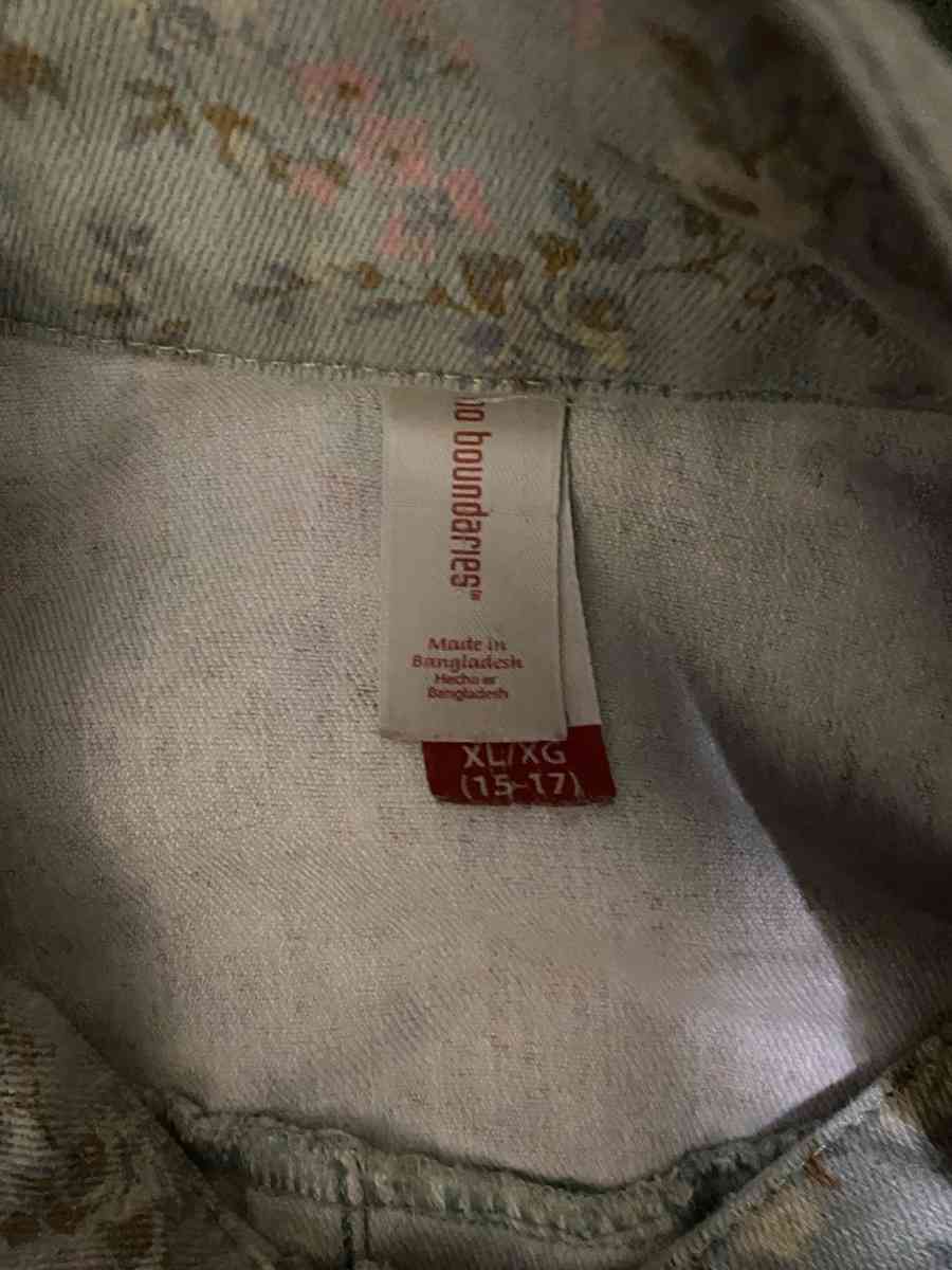 no boundaries floral pattern jean vest