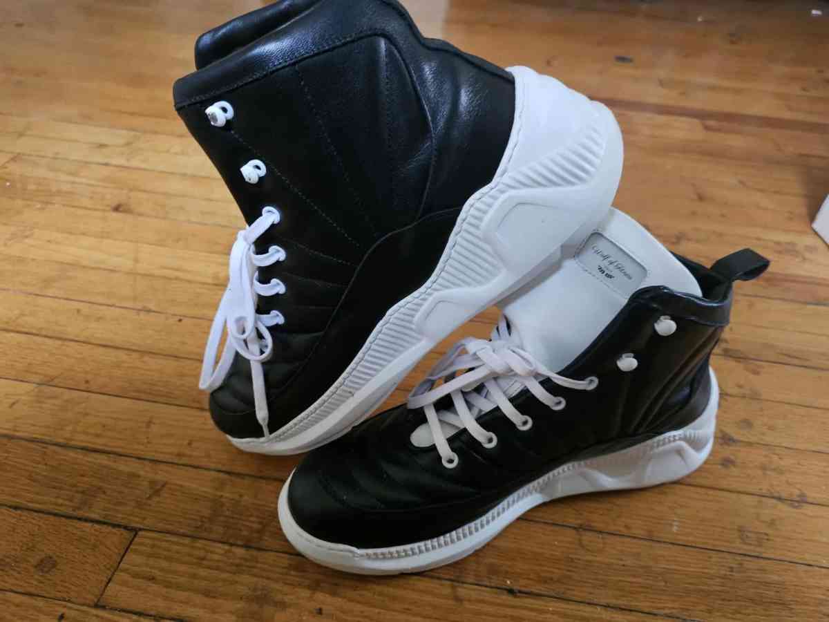 Wolf of Fitness Sneakers