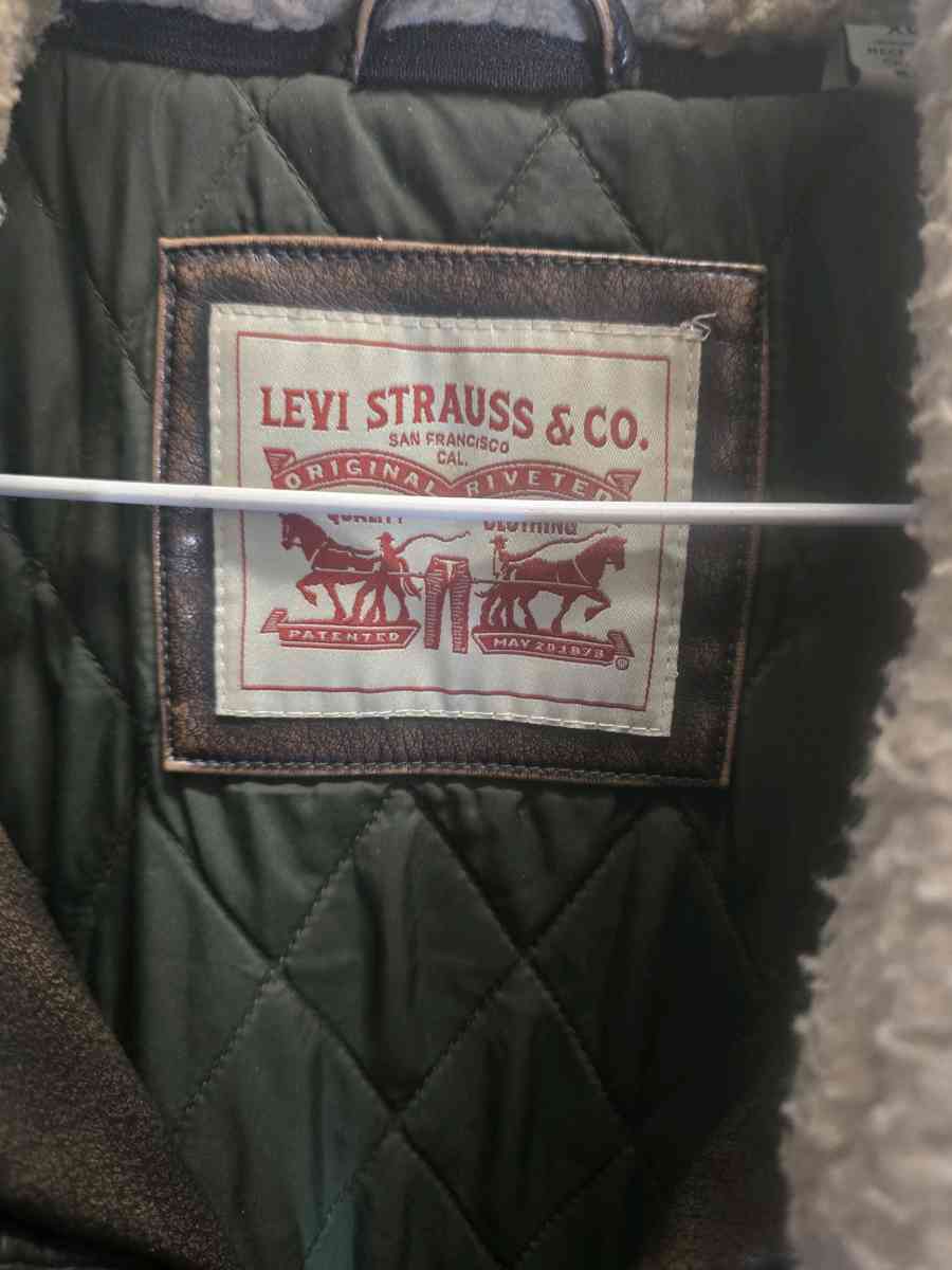 levi JACKET color brown