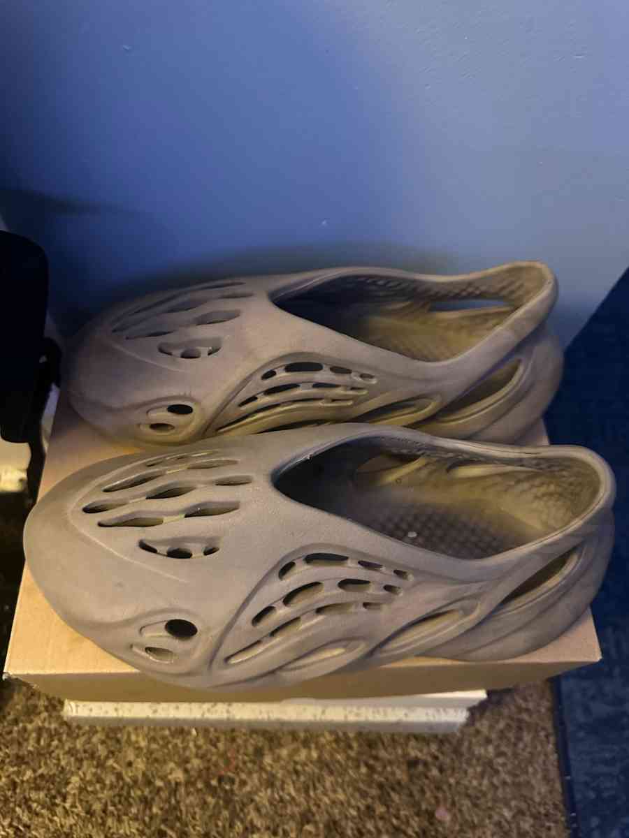 foam runner stone sage - Goodlettsville, Tennessee - FleaMarketBay