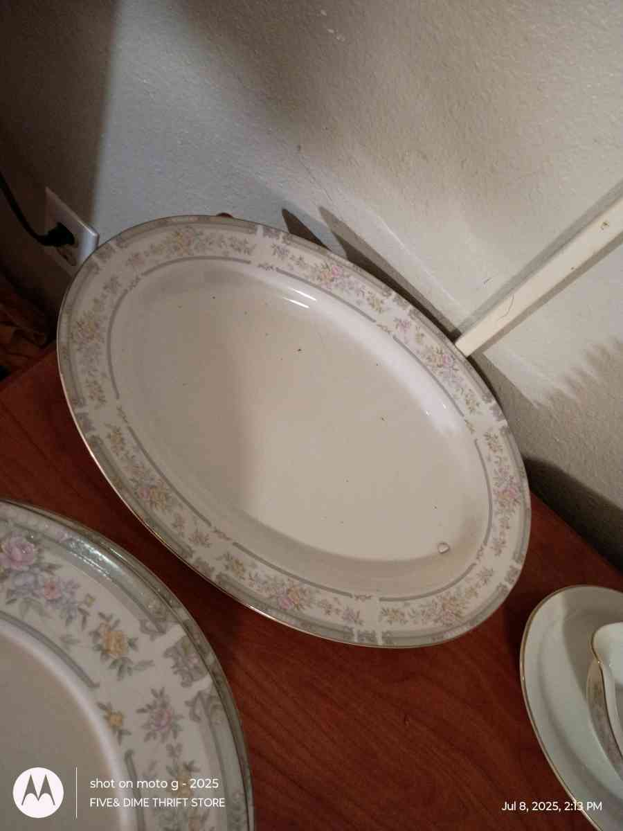 Southampton fine china over 30 piece