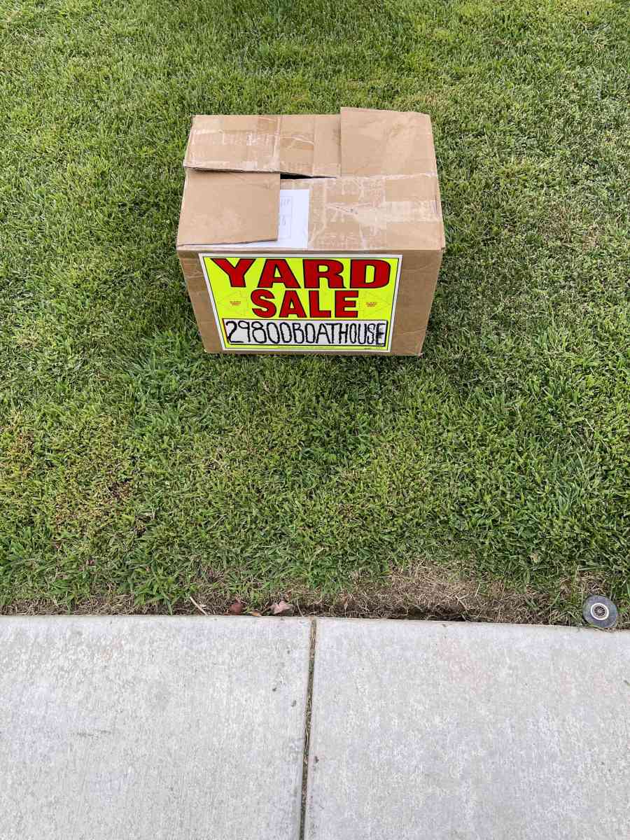 Yard sale - Menifee, California - FleaMarketBay