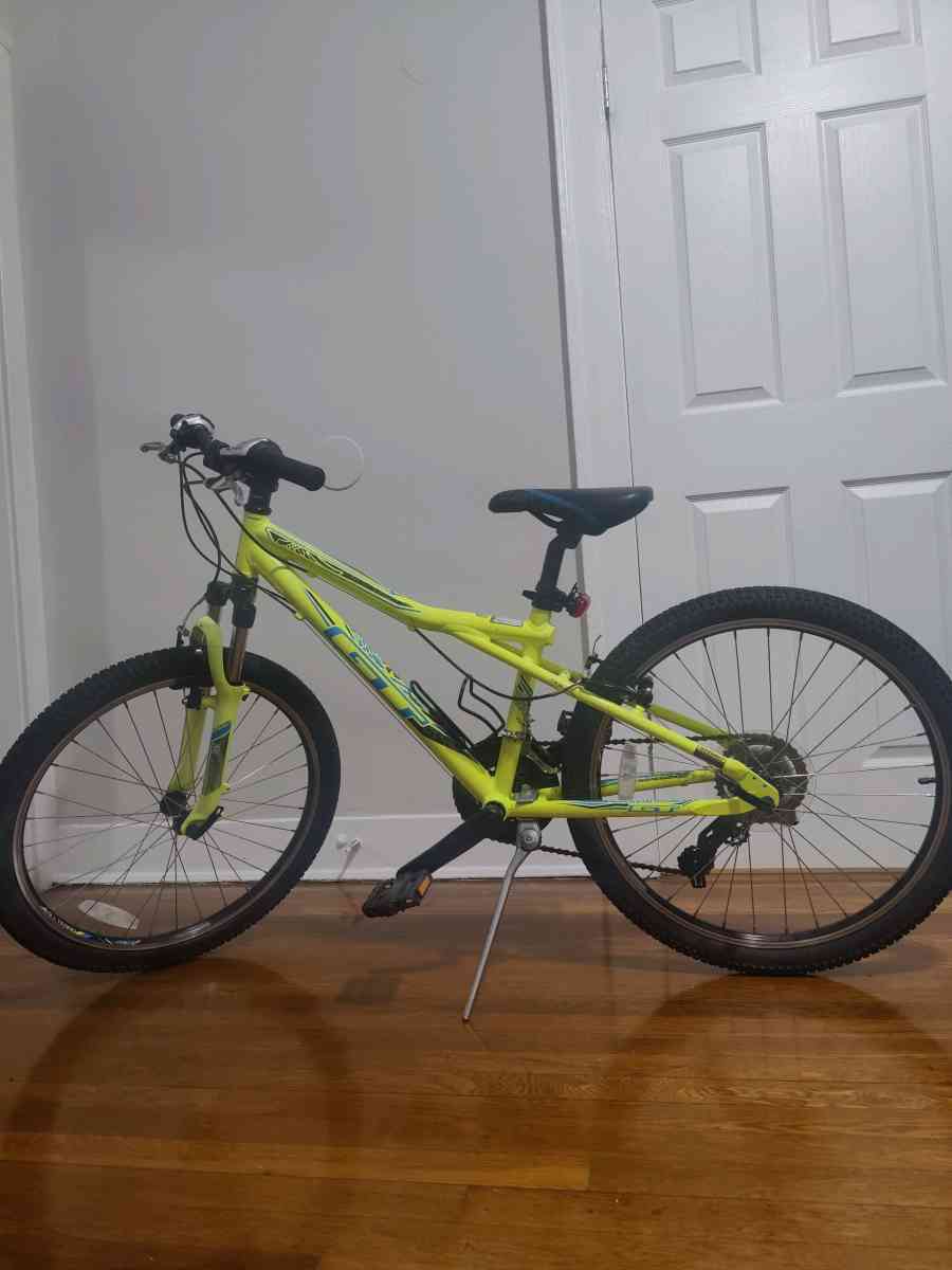 bicicleta GT 24