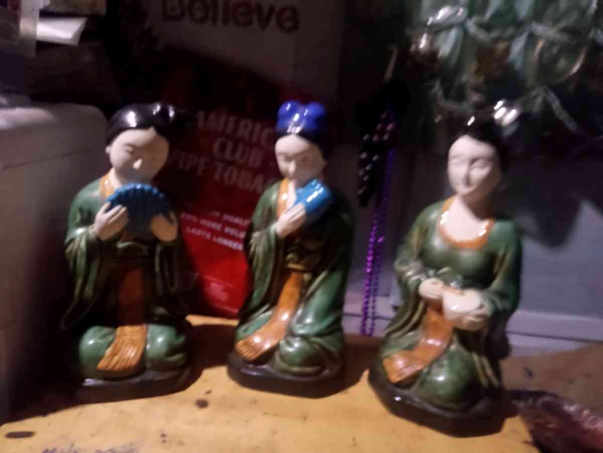 set of 3  porcelain figurines