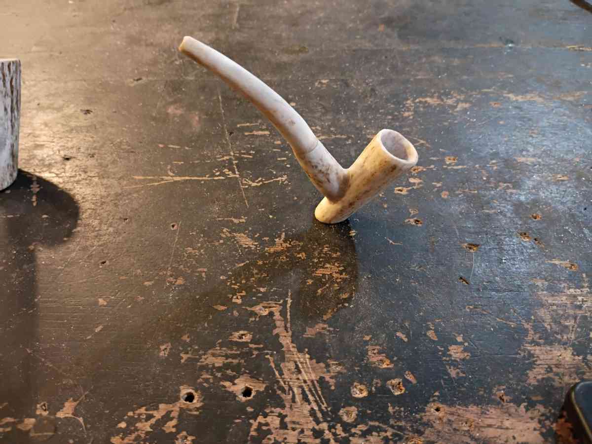 deer antlers pipe