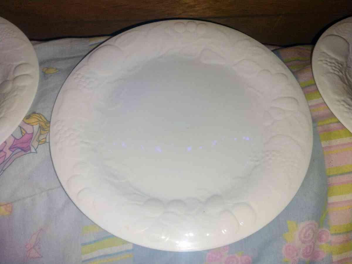 plates vintage grapevine stuff